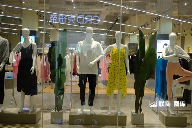 <a href=http://t.linkshop.com/kindex_id_1472.aspx target=_blank class=hotwords>服装</a>